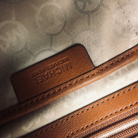 Michael Kors tan leather dual strap bag. - Picture 11 of 12